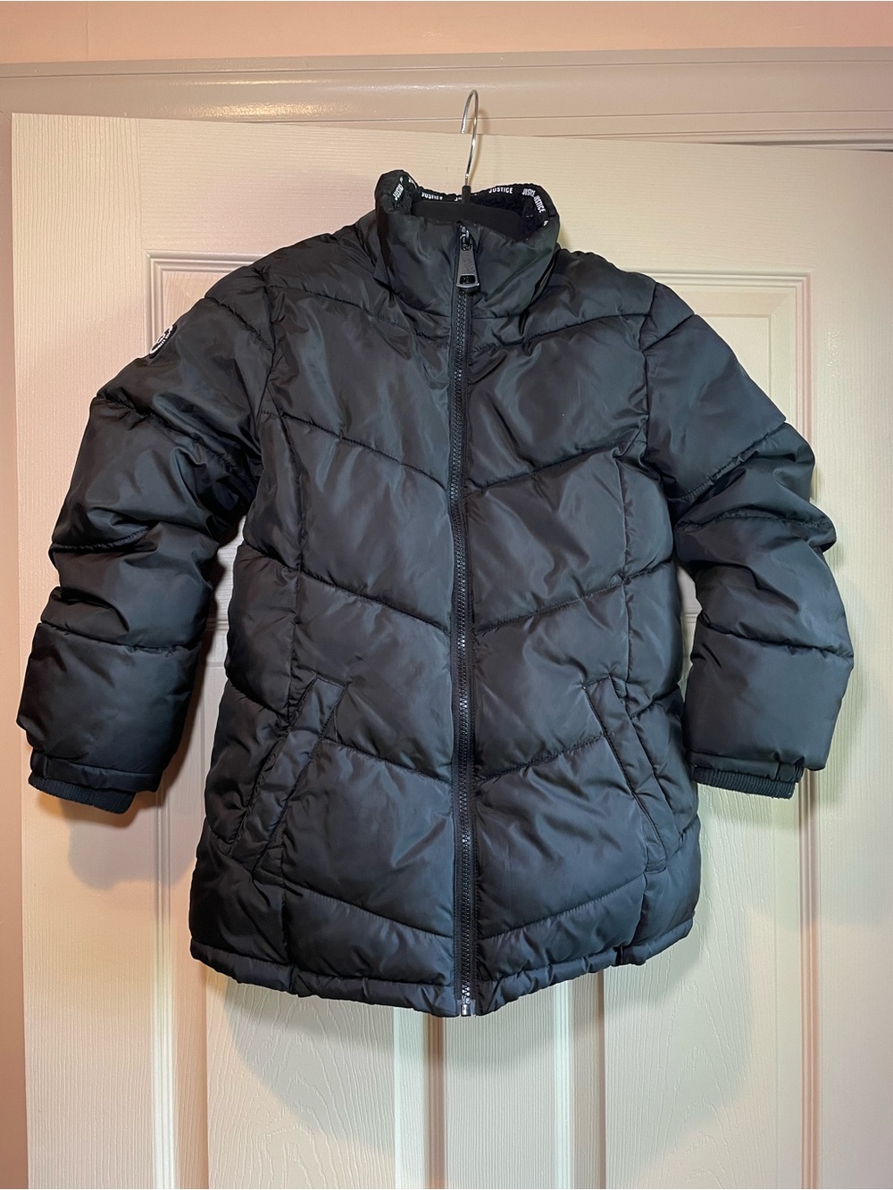 Justice Kids Black Puffer Jacket Warm Lining, Sleeve Decal, & Pockets Size 10(M)